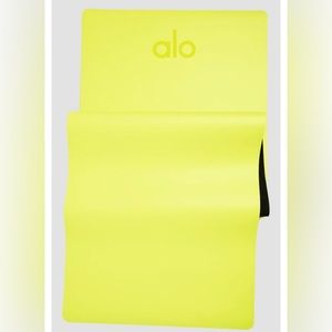 NWT Alo warrior yoga mat